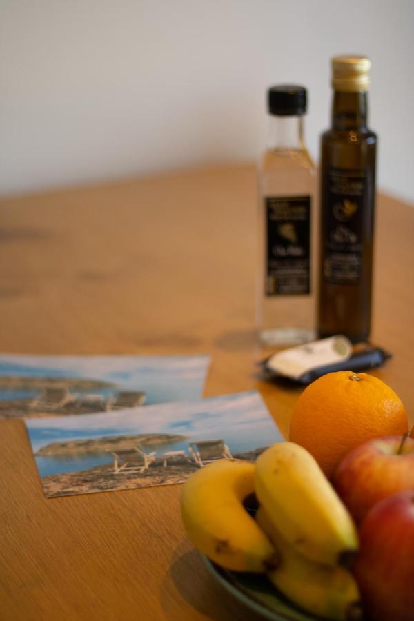 The Island House - Family Size Apt - Overlooking The Aegean - 3 Steps From The Beach Mochlos Exterior photo